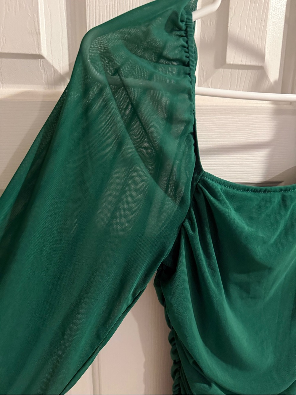 Elegant Green Ruched Long-Sheer Sleeved Dress - Picture 2 of 7